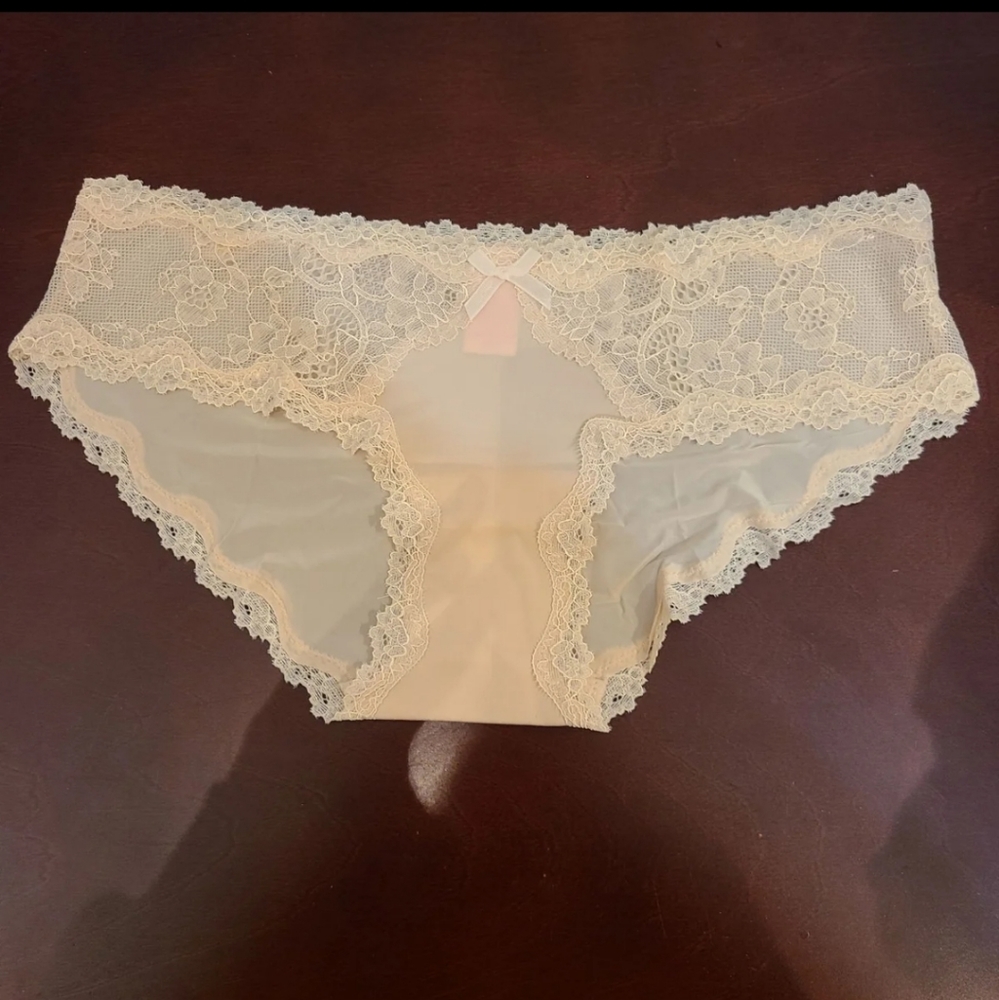 NWOT Victoria's Secret Hipkini Nude XS